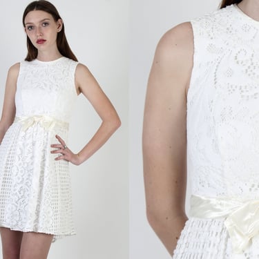 Vintage 60s Mod Wedding Dress / All White Empire Waist Dress / Womens Floral Crochet Bridal Outfit / 1960s Satin Bow Mini Dress 