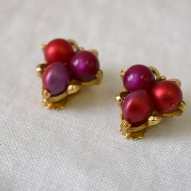 1950s Red and Purple Pearl Clip Earrings 