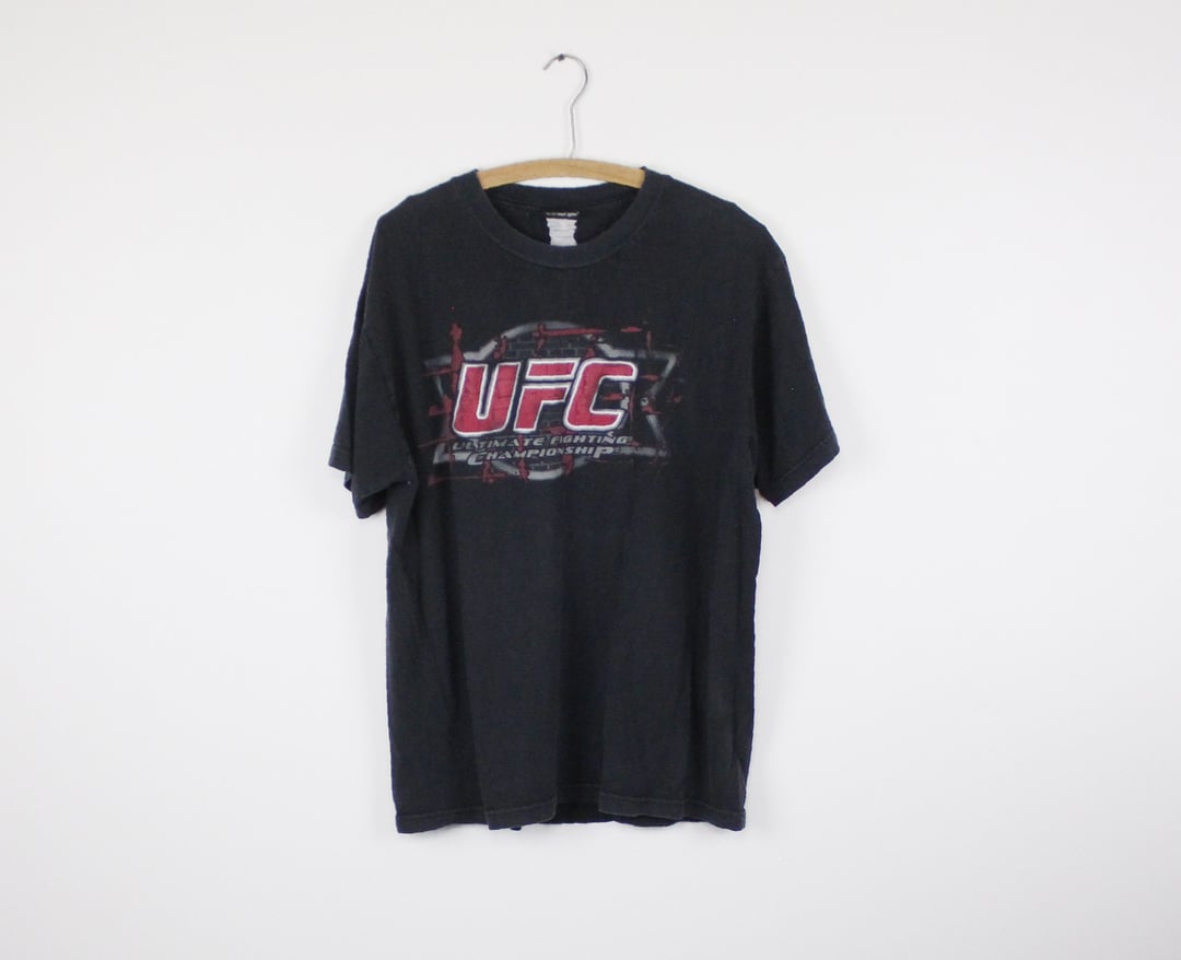 Vintage UFC logo t-shirt, soft, perfectly faded and worn in | Attention ...