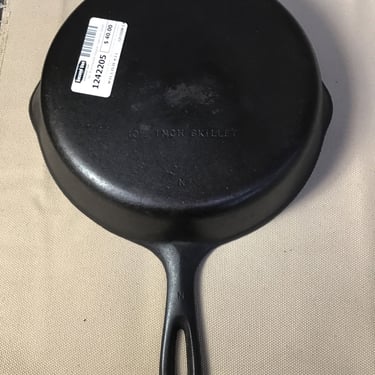 No. 8 Unmarked Wagner Cast Iron Skillet (Seattle)