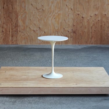 Vintage Knoll Tulip Pedestal Table by Eero Saarinen 