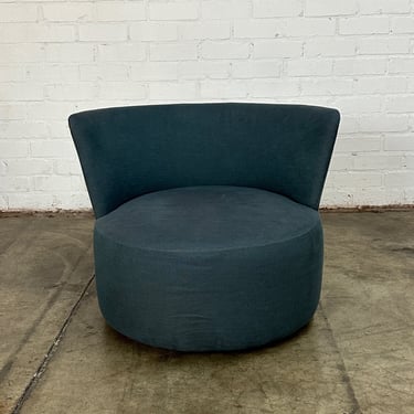 Contemporary Curved Back Lounge Chair 