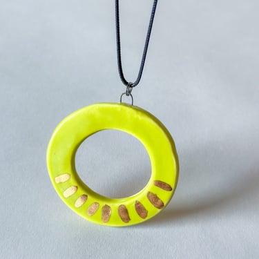 Porcelain Hoops w/ Gold Luster Pendant - Lime - Ticking