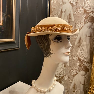 1940s hat, cream and rust, beaded pearls, tilt hat, vintage millinery, film noir style, old hollywood glamour, vintage 40s hat, saucer, vlv 