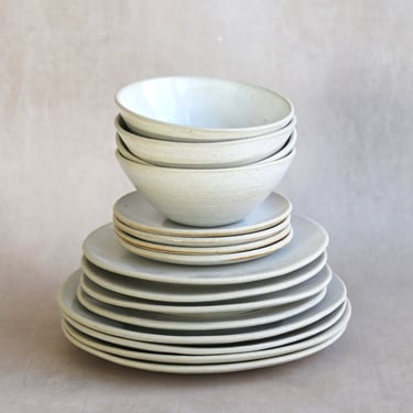 Chantilly Dinnerware Set
