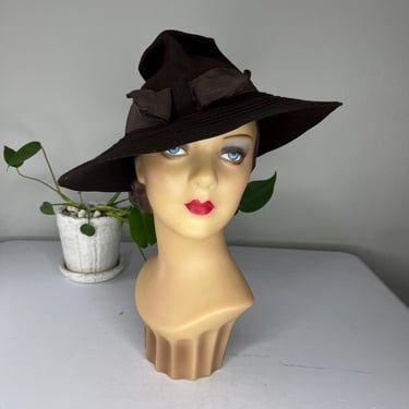 Fashionably Parisienne - Vintage 1930s 1940s Chocolate Brown Wool Felt Fedora Hat w/Stitch Brim 