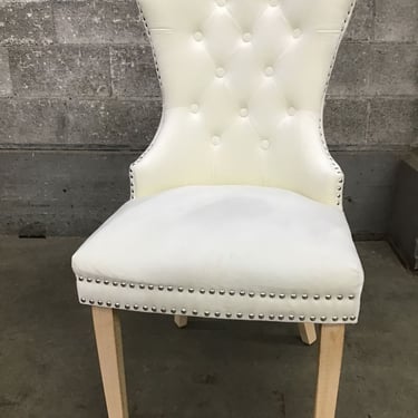 Living Room Chair (Seattle)