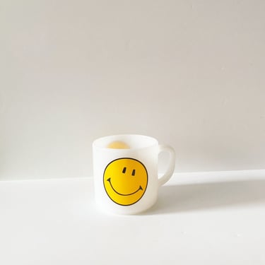 Vintage Yellow Smiley Face White Milk Glass Coffee Mug / Cup 