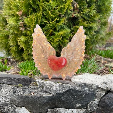 Resin Angel Wings Heart Statue 