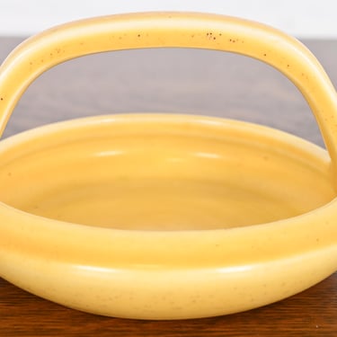 Rookwood Pottery Arts & Crafts Glazed Ceramic Yellow Handled Bowl or Ashtray, 1922