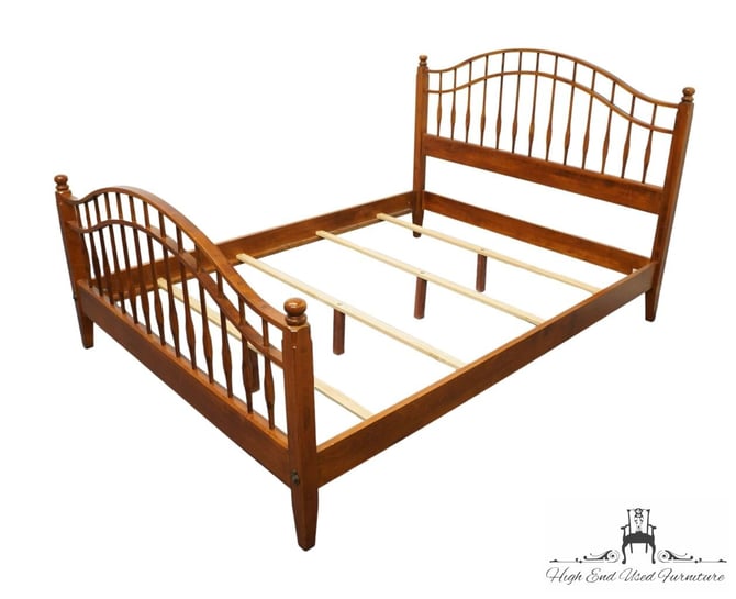 ETHAN ALLEN Country Crossings Collection Queen Size Windsor Bed 17-5641 - 227 Cinnamon Finish 