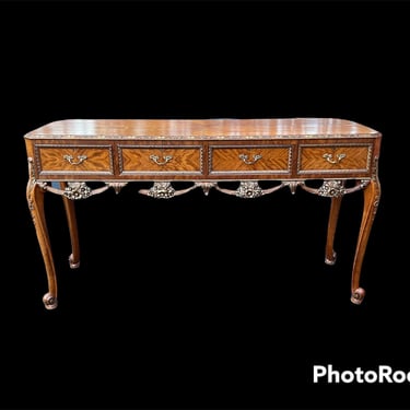 Stunning vintage Baker French country console / buffet 
