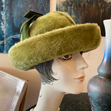 1960s green hat, bowler style, faux green fur, frank olive, vintage hat, 60s millinery, derby, Breton, mod hat, accessories, Emme boutique 