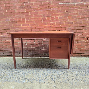 Arne Vodder Danish Desk