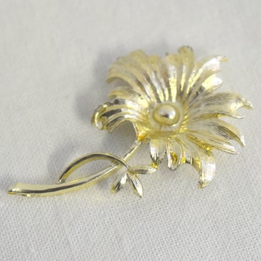 1960s Gold Flower Brooch 