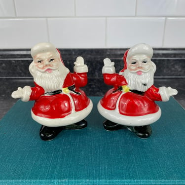 Vintage Santa Claus Waving Salt & Pepper Shaker Set, Vintage Kitschy Christmas, Santa Claus Ceramic Figurine, Big Skirt Jolly Old St Nick 