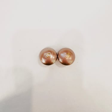 Chanel Mauve Pearly Clip Earrings