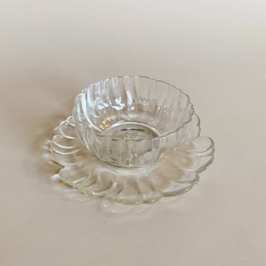 GLASS FLOWER DISH 