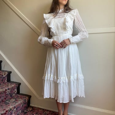 1970s Gunne Sax White Dress with High Neck Indian Cotton and Lace size Small 