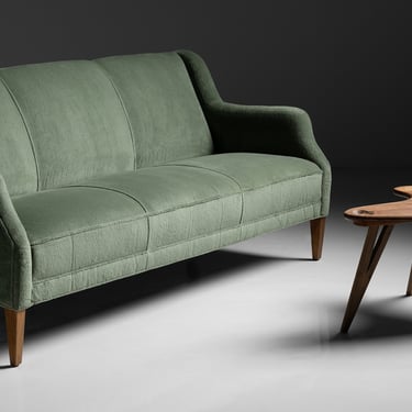 Modern Sofa in 100% Wool Velvet from Zak & Fox / Coffee Table by Giuseppe Scapinelli