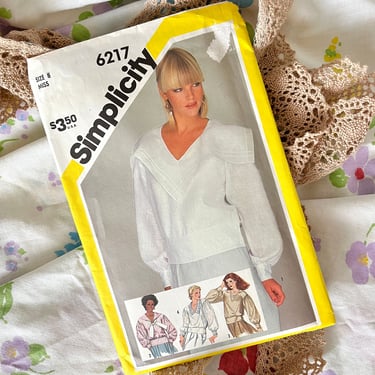 Deadstock Sewing Pattern, Top, Blouse, Big Collar, Statement Sleeves, UNCUT Complete with Instructions, Simplicity 