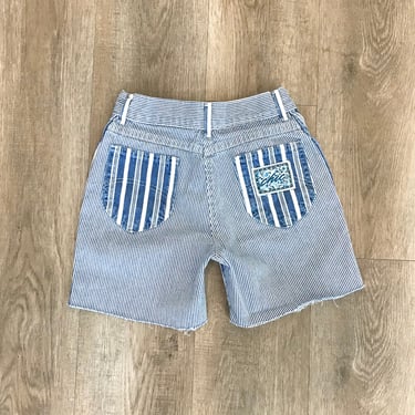 Chic Pinstriped Jean Shorts / Size 21 22 XXS 