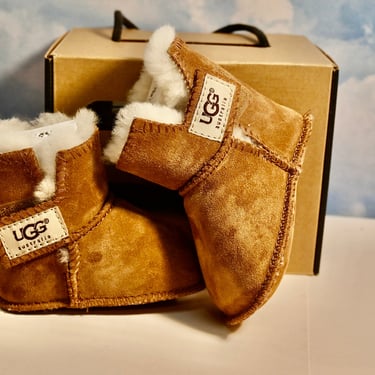 Infant UGG Boots  For Baby XS 0 to 6 Mo USA Size Chart New Old Stock Great Baby Shower or New Baby Gift Unisex Booties Chic Baby Gift 