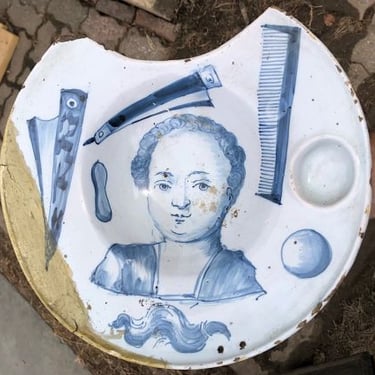 A very Rare Circa 1700 English Glazed Earthenware Barber’s Bowl Bleeding Bowl with Center Portrait Old Repair