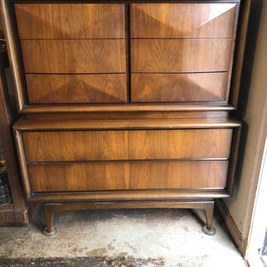 United Furniture Diamond Front Tall Dresser 