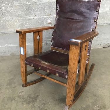 Vintage Oak Rocking Chair (Seattle)