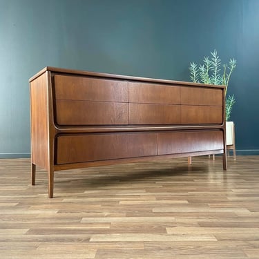 Mid-Century Modern Sculpted Walnut 8-Drawer Dresser, c.1950’s 