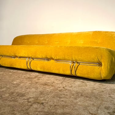 Vintage “Soriana” Sofa In The Style Of Afra & Tobia Scarpa for Cassina 