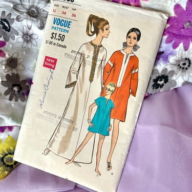 Vintage Vogue Sewing Pattern, Caftan Dress, Kaftan Maxi, Zip Front, Hippie Boho, Complete with Instructions 