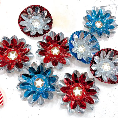 VINTAGE: 1950s - 8pcs - Christmas Tree Double Foil Light Reflectors - Tin Flowers - Flower Light Covers - Holiday Crafts 