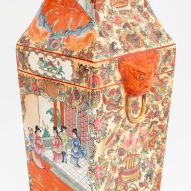 Chinese Rose Medallion Porcelain Vase