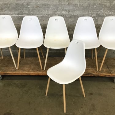 Mod Plastic Chair (Seattle)
