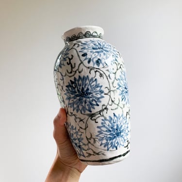 Bamboo Brush Dahlia Vase // handmade porcelain ceramic pottery 