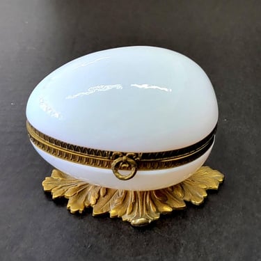 French White Opaline Egg Casket Bronze Compote Stand 