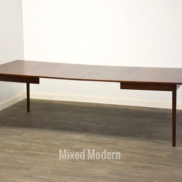 Mid Century Modern Walnut Dining Table 