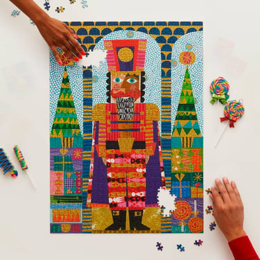 Festive Nutcracker Puzzle- 1000pcs