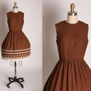 Late 1950s Early 1960s Chocolate Brown White Eyelet Lace Hem Detail Sleeveless Dress -S 