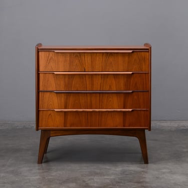 Danish Modern Chest of Drawers Dresser with Vanity Teak Mid Century 