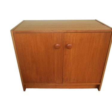 Cabinet (CONSIGNED, 32"x16"x25", Oak)