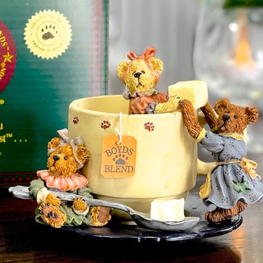 VINTAGE: 2000 - Boyds Bears "Prissie, Sissie, & Missie...Fixin' Tea For Three" Figurine in Box - Style # 02000-71 - NIB - SKU Tub 