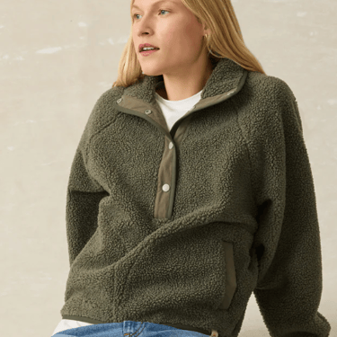 Fireside Fleece Popover in Beetle