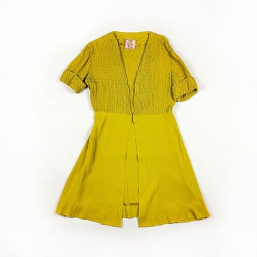 Vintage 1940s / 1950s The Cruise Mode Chartreuse Pea Green Short Sleeve Shirt Jacket / Duster / Smocking / Green / Yellow / Bright / Pin 