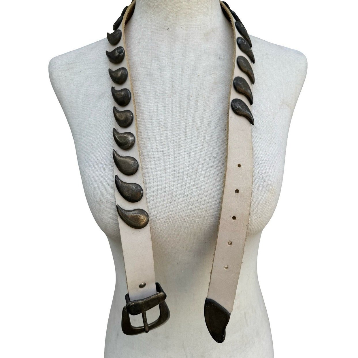 Vintage MGA Italy Cream Leather Belt Bronze Paisley | Shop  display picture 2