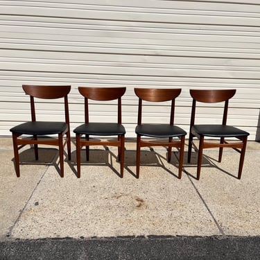 Set of 4 Vintage Danish Modern Teak Dining Chairs by Dyrlund 