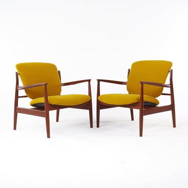 Finn Juhl FJ136 Mid Century Lounge Chairs - Pair - mcm 