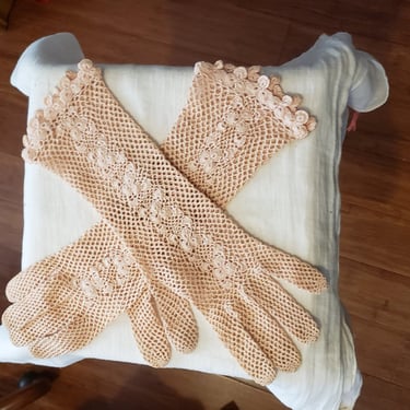 Vintage 1930s Crochet Gloves / Palest Pink / Pristine / Mid Length 
